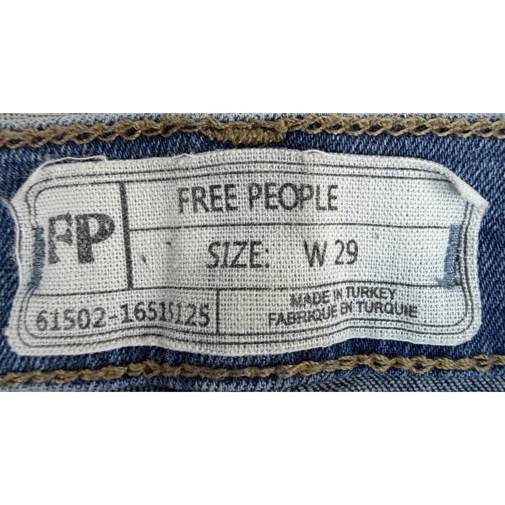 Free People Distressed Frayed Women's Ankle Jeans Sz 29 Ripped Knee Raw Hem - Picture 2 of 8